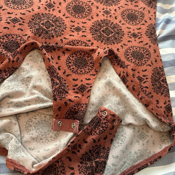 medium Forever21 maroon bodysuit - Picture 3 of 4